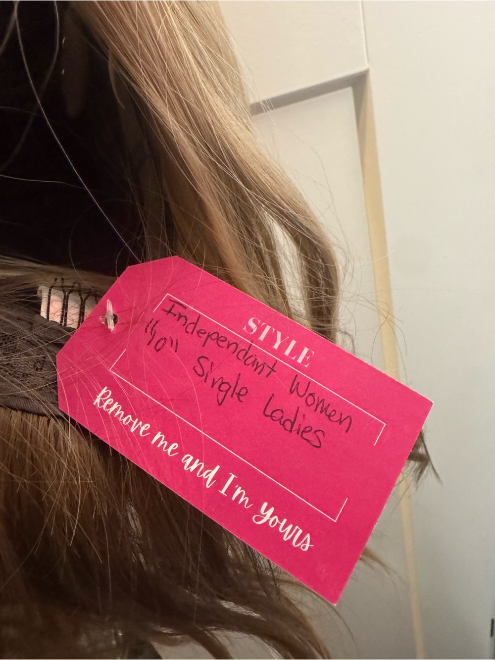 Chelsey Smith Corwns Sample Synthetic Wig - Picture 5 of 7
